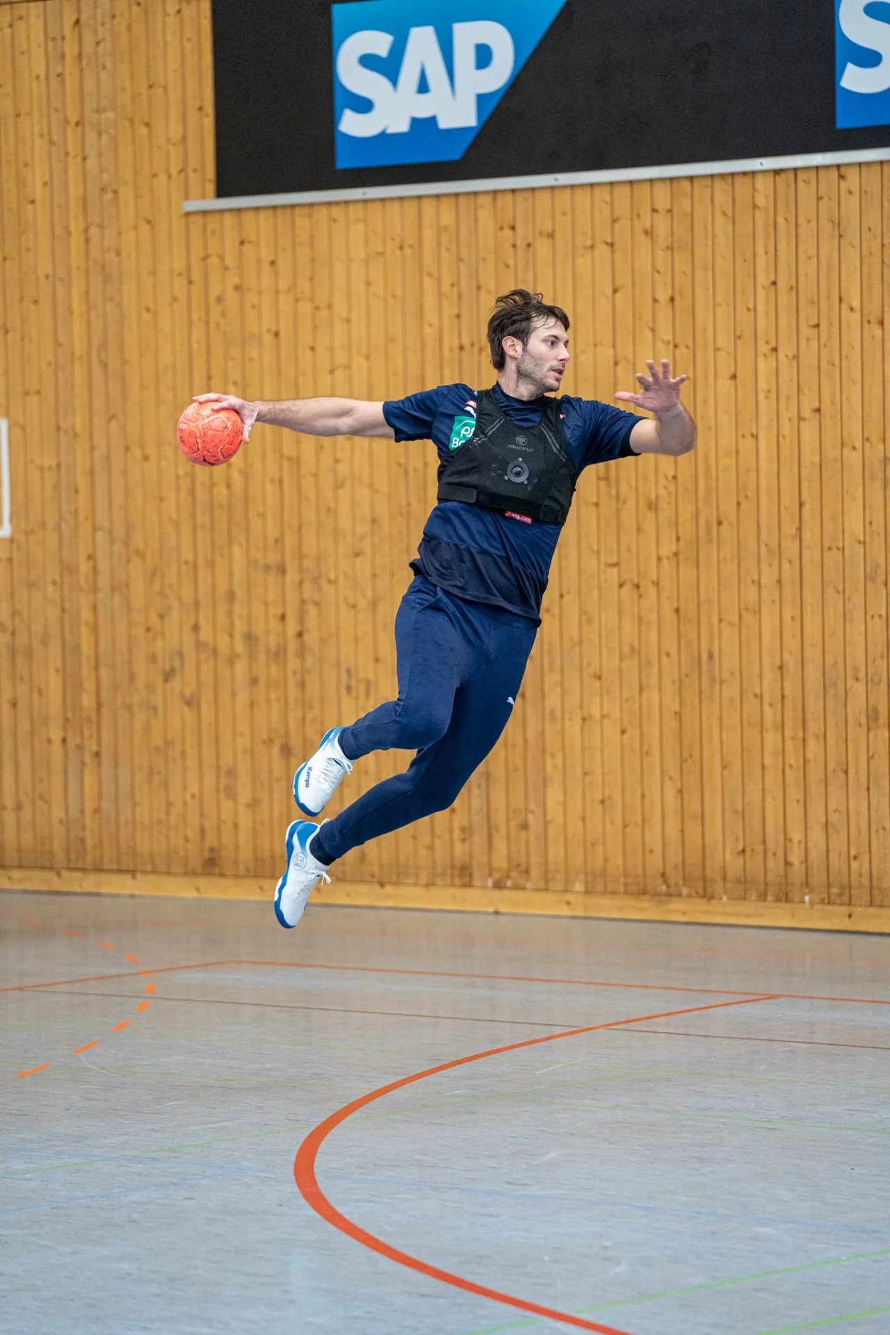 Handball aus Spieler-Sicht Löwen bieten brillante Blickwinkel