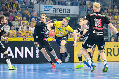 Löwen treiben Tempo-Handball auf die Spitze. Im Heimspiel-Finale gegen den HC Erlangen zelebrieren Spieler und Fans den neuen Löwen-Stil. 