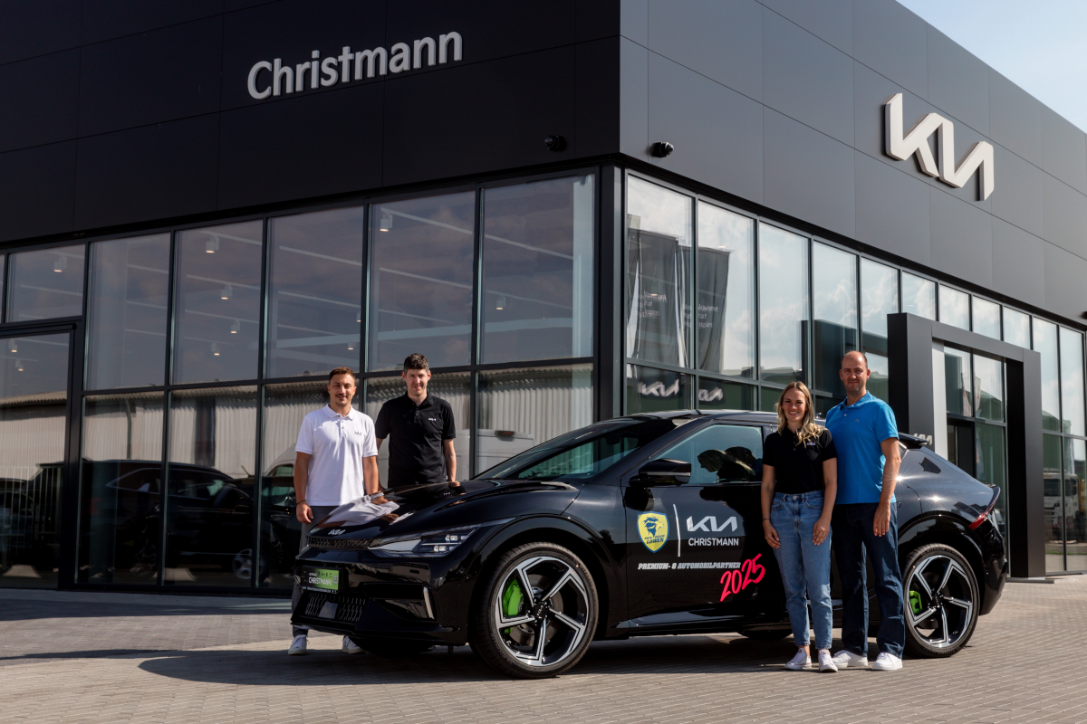 Autohaus Christmann weitet Löwen-Engagement deutlich aus: Aufstieg zum Premiumpartner sowie Hauptsponsor der eSport-Sparte RNL Roar.