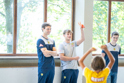 „Ich glaube, ich fange mit Handball an“: Die Rhein-Neckar Löwen machen mit der Schul-Safari Station an der Dühren-Grundschule in Sinsheim.