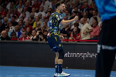 Patrick Groetzki mit ausgelassenem Torjubel im Spiel gegen die MT Melsungen.