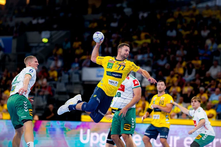 Dani Baijens fliegt durch die Abwehr durch