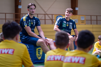 Fragerunde mit Löwen-Profis beim Camp.