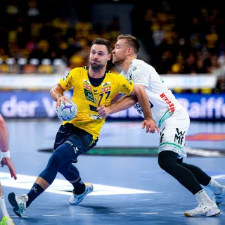 Dani Baijens im Durchbruch an einem Verteidiger vorbei