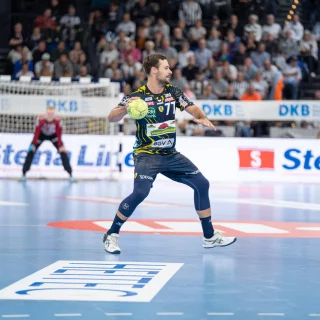 Dani Baijens in Passbewegung