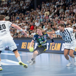 Haukur Þrastarson gewinnt den Zweikampf zur Hand