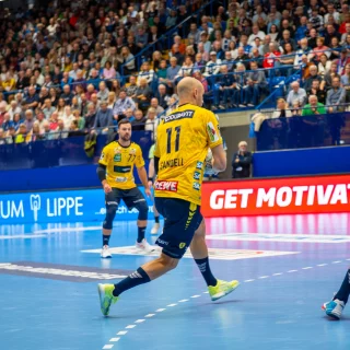 Lukas Sandell im Anlauf zum Tor