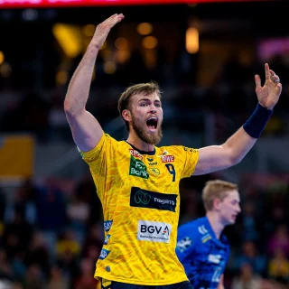 Steven Plucnar animiert die Fans zu guter Stimmung