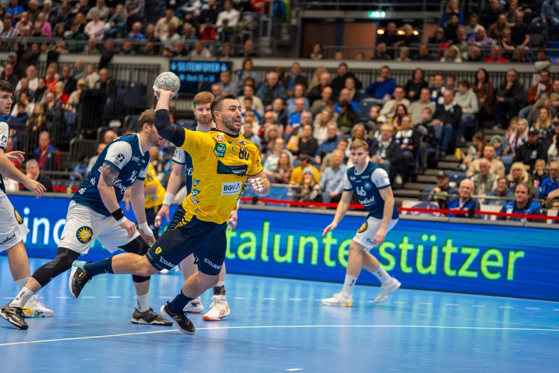 Jannik Kohlbacher in Wurfbewegung vom Kreis