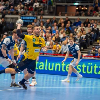 Jannik Kohlbacher in Wurfbewegung vom Kreis