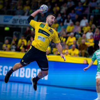 Jannik Kohlbacher im freien Sprungwurf