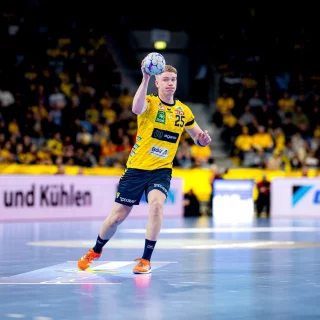 Haukur Thrastarson in Passbewegung nach links