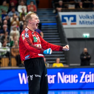 David Späth jubelt in der Partie gegen die HSG Wetzlar.