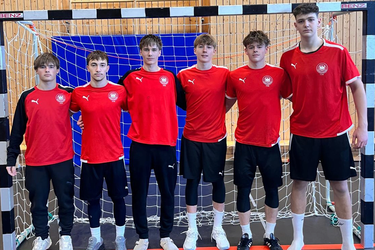 Acht Junglöwen beim DHB U18-Lehrgang.