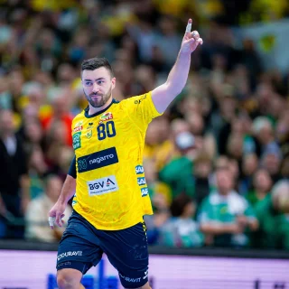 Jannik Kohlbacher jubelt nach seinem Tor.