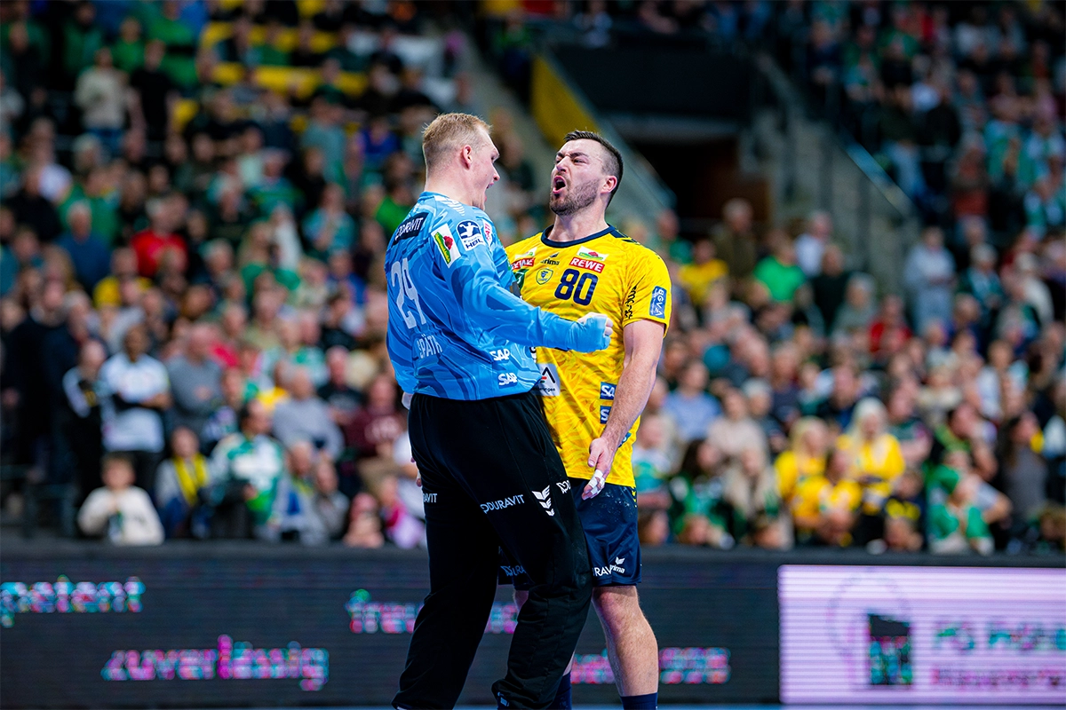 David Späth und Jannik Kohlbacher feiern den Auswärtssieg in Leipzig.