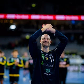 Jubel von Lukas Sandell nach dem Spiel.