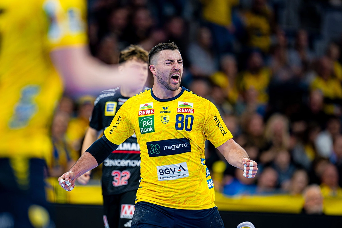 Jannik Kohlbacher jubelt.