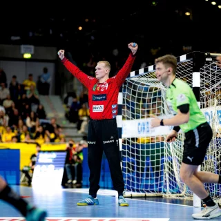 David Späth beim Jubeln vor dem Tor im Heimspiel gegen Kiel.