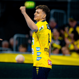 Gino Steenaerts beim jubeln im Spiel gegen Wetzlar.