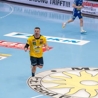 Jannik Kohlbacher beim Jubel im Spiel gegen Eisenach.