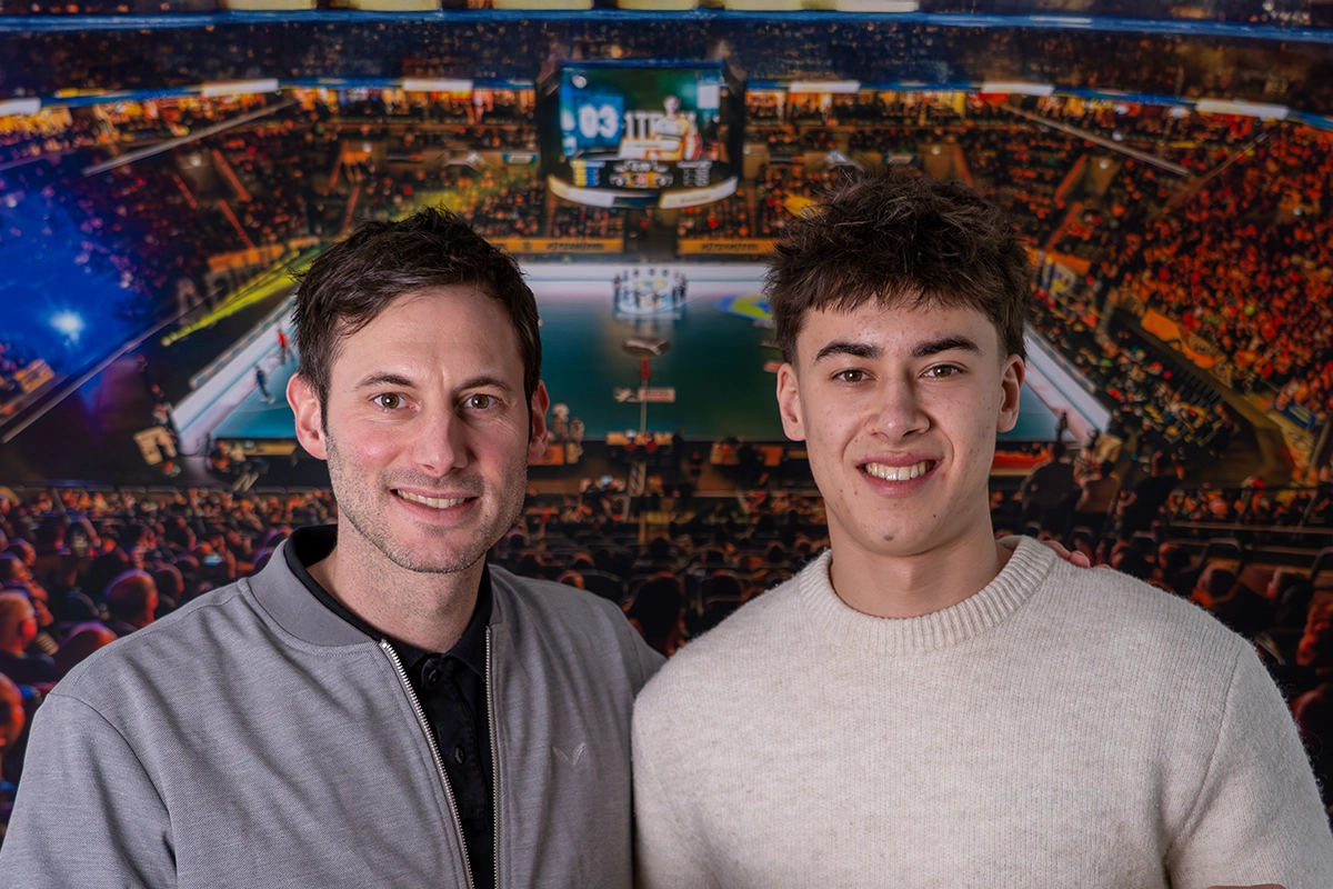 Niclas Mierzwa mit Uwe Gensheimer.