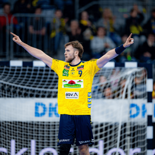 Steven Plucnar Jacobsen beim Jubel im Spiel gegen Wetzlar.