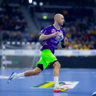 Lukas Sandell beim laufen im Heimspiel gegen den BHC.