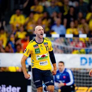 Lukas Sandell jubelt nach seinem Tor.
