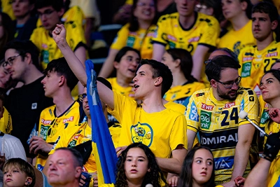 Löwen-Fans glücklich.