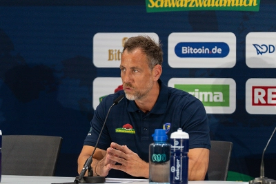 Maik Machulla auf der Saisoneröffnungs-PK
