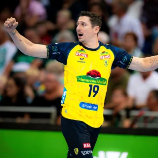 Marius Steinhauser beim Jubeln im Spiel gegen Hannover.