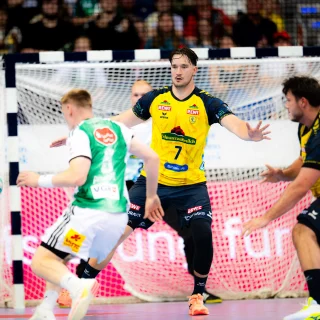 Robert Timmermeister in der Abwehr im Spiel gegen Hannover.