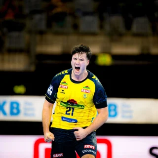 Aron Seesing im Jubelschrei beim Spiel gegen den HBW.