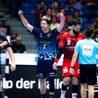 Robert Timmermeister beim Jubeln im Spiel gegen die MT Melsungen.
