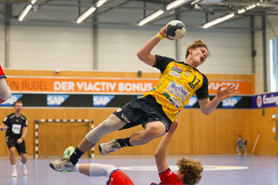 U19