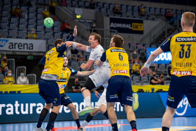 Handball-Drama in der Löwen-Höhle: Riesen-Fight zwischen Löwen und THW / Nach 25:25 ist der THW Kiel Deutscher Meister der HBL-Saison 2020/21