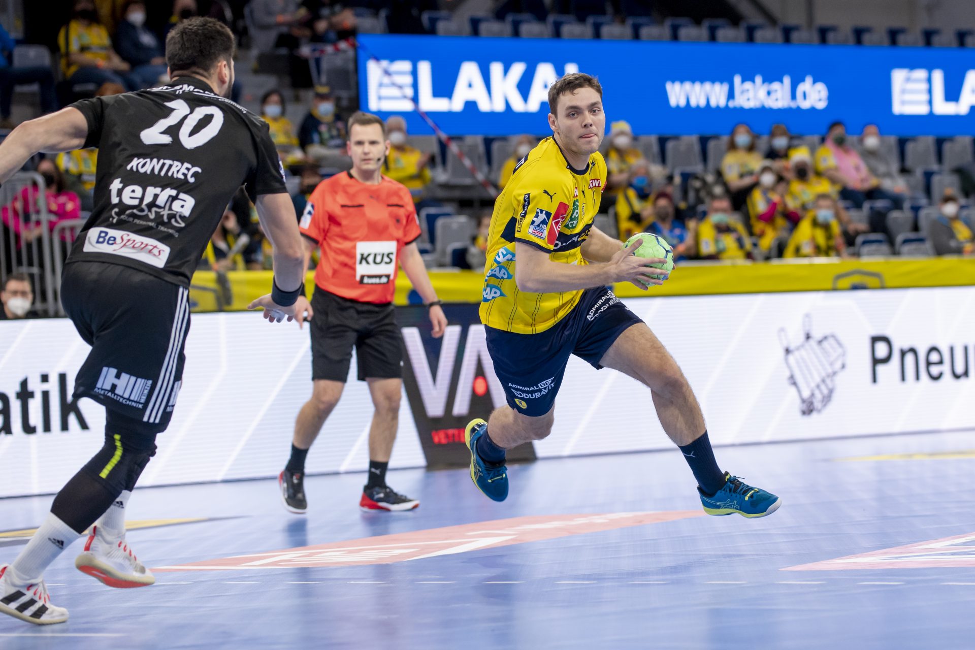 Löwe Lagergren mit Schweden auf EM-Thron: Vize-Weltmeister sichert sich ersten Titel seit 20 Jahren und fünften EHF EURO-Triumpf insgesamt.