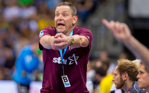 Kiels Coach Alfred Gislason lebt Handball. 