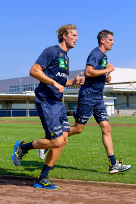 Jesper Nielsen (links) und Andy Schmid beim Lauftest. 